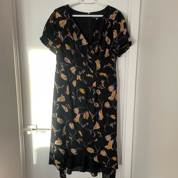 ModCloth floral belted A-line wrap dress - Picture 3 of 3